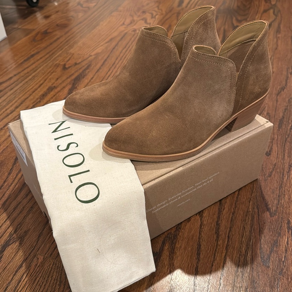 Nisolo Mia Ankle Bootie Taupe Suede